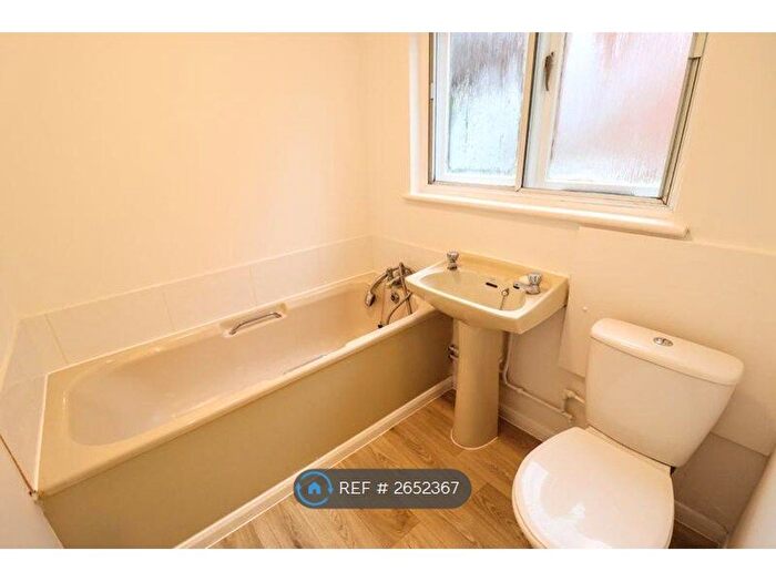 2 Bedroom Bungalow To Rent In Challacombe, Furzton, Milton Keynes, MK4
