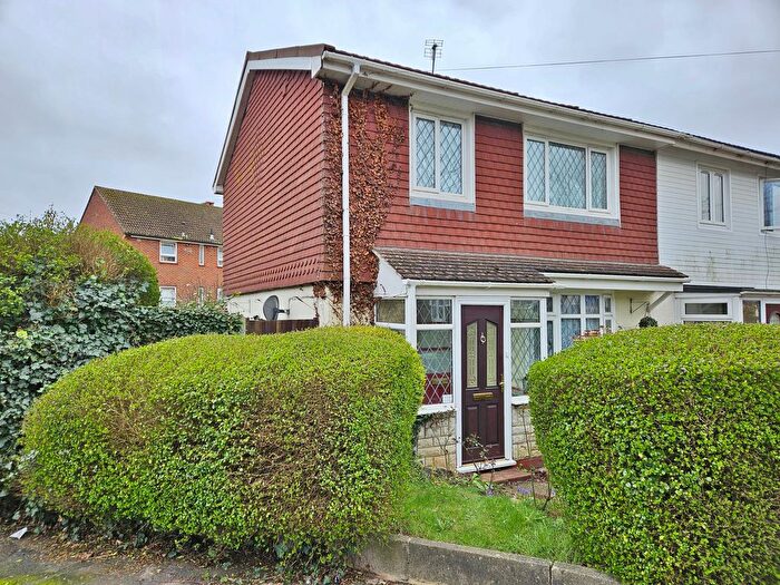 3 Bedroom End Of Terrace House For Sale In Birdlip Road, Paulsgrove, PO6