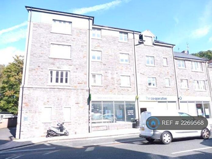 2 Bedroom Flat To Rent In Hawthorn House, St. George, Bristol, BS5