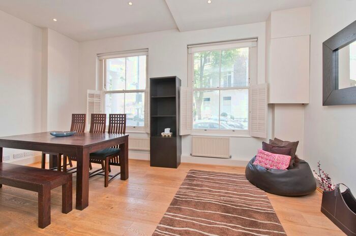 2 Bedroom Flat To Rent In Westbourne Gardens, London, Uk, W2