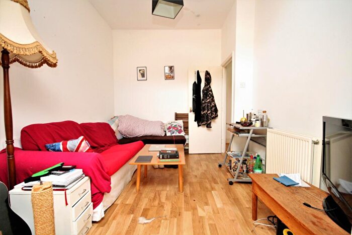 1 Bedroom Flat To Rent In Mayton Street, Holloway, N7