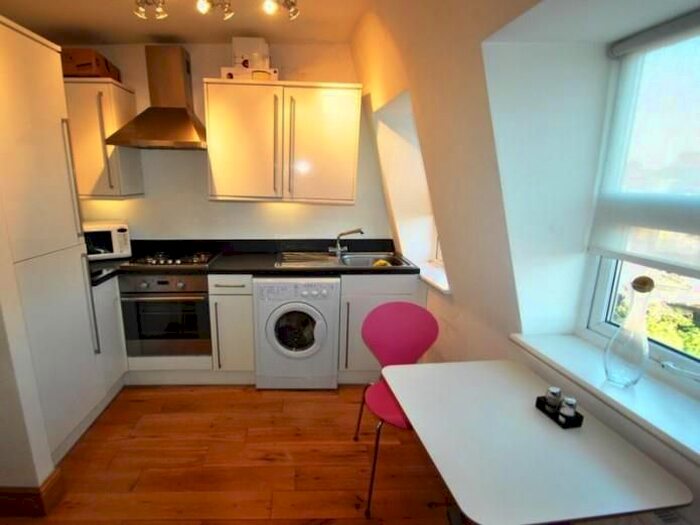 Studio To Rent In High Road, East Finchley, N2
