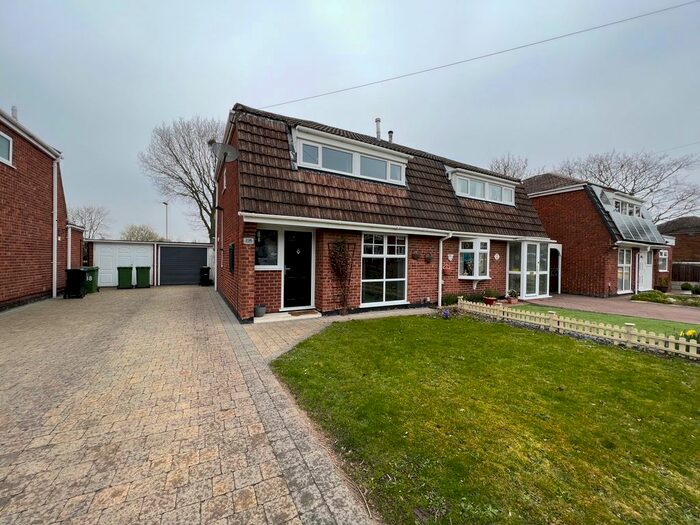 3 Bedroom Semi-Detached House To Rent In Gayfield Avenue, Brierley Hill, West Midlands, DY5