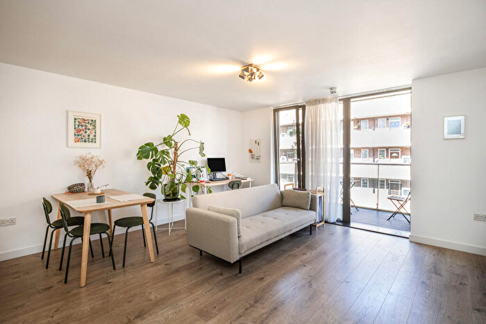 1 Bedroom Apartment To Rent In Frampton Park Road, London, E9