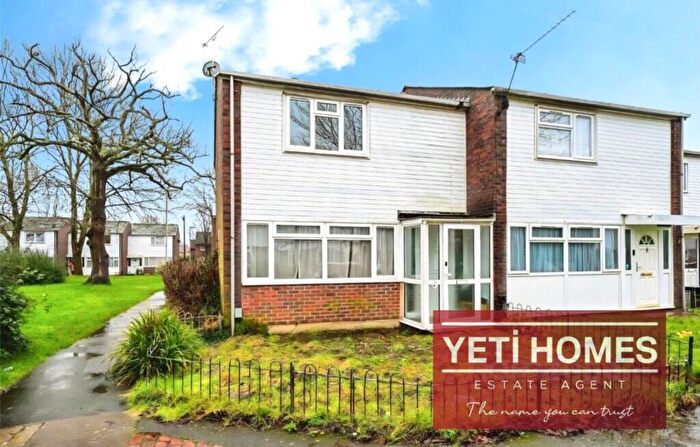 3 Bedroom End Of Terrace House To Rent In Carmarthen Close, Farnborough, Hampshire, GU14