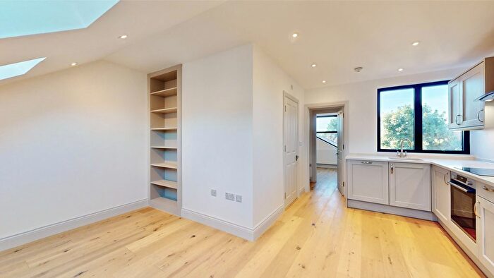 1 Bedroom Flat For Sale In Northfield Avenue, London, W13