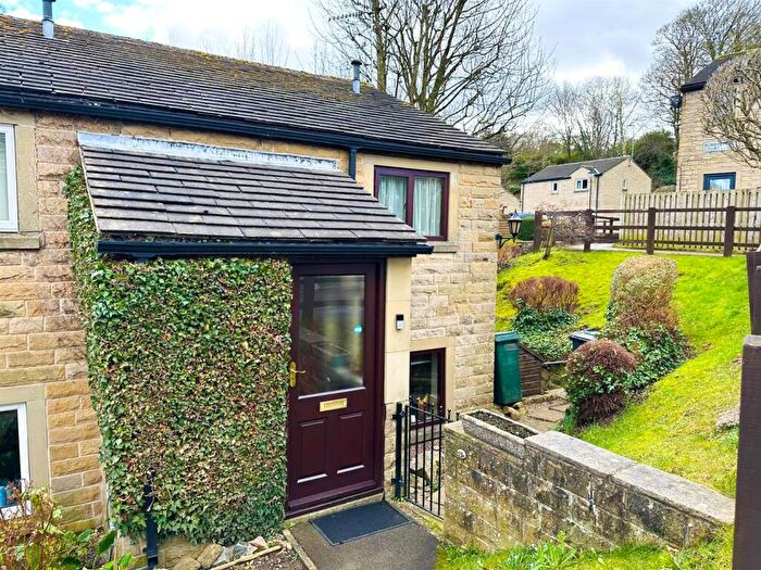 2 Bedroom End Of Terrace House For Sale In Wood Street, Steeton, BD20