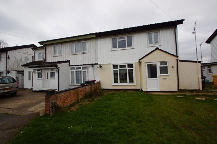 3 Bedroom House To Rent In Ward Gardens, SL1