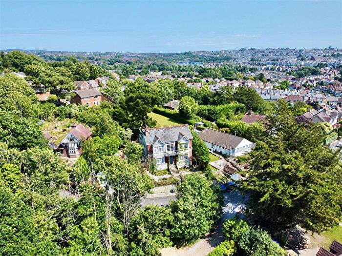 6 Bedroom Detached House For Sale In St. Helens Park Road, Hastings, TN34