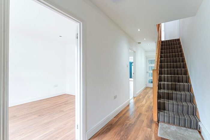 5 Bedroom Property To Rent In Allenby Road, Southall, UB1