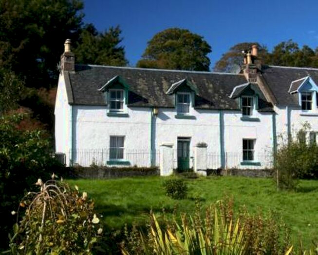 4 Bedroom Terraced House For Sale In Harbour Street, Plockton, Kyle Of Lochalsh, IV52