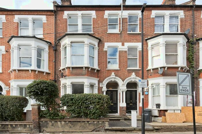 2 Bedroom Flat To Rent In Tremadoc Road, London, SW4