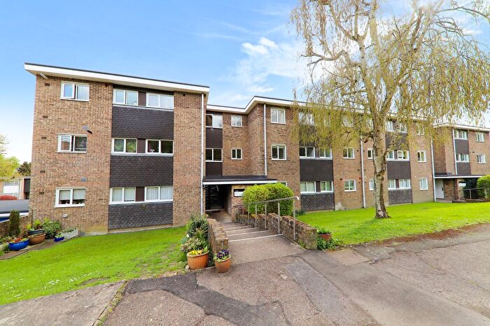 3 Bedroom Flat To Rent In Upper Hitch, Watford, WD19