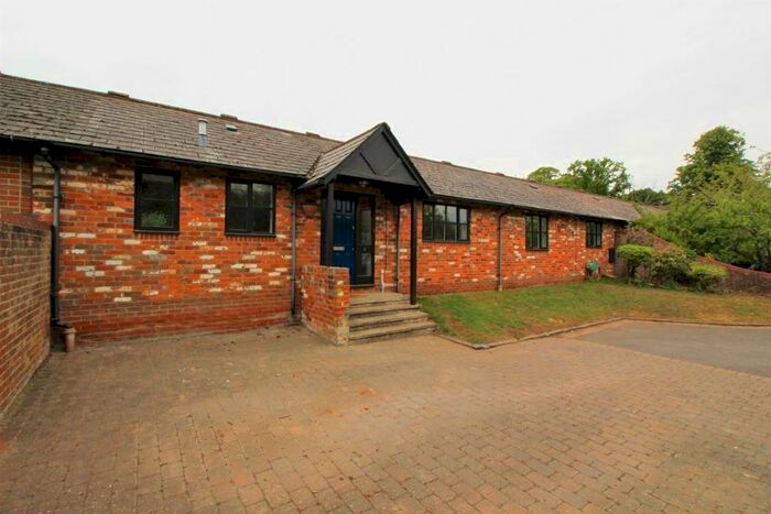 3 Bedroom Bungalow To Rent In Butlers Pond, Whitchurch Hill, Reading, RG8