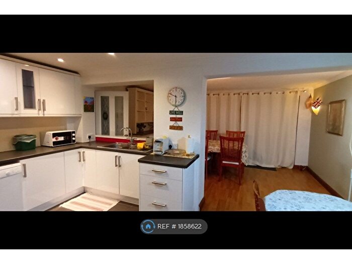 4 Bedroom Semi-detached House To Rent In Colesbourne Road, Cheltenham, GL51