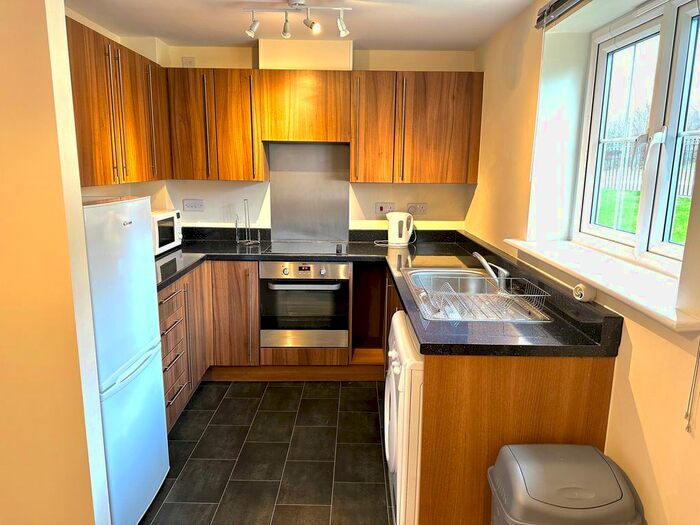 2 Bedroom Flat To Rent In Woodside Court, Middleton, Leeds, LS10
