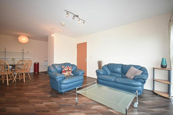 2 Bedroom Apartment To Rent In Bishops Corner, Hulme, Manchester, M15