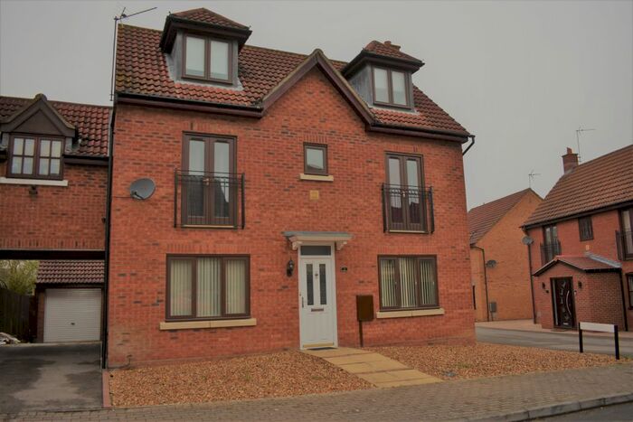 4 Bedroom Link Detached House To Rent In Edzell Crescent, Westcroft, MK4