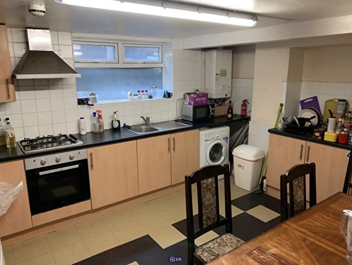 6 Bedroom Terraced House To Rent In Woodsley Road, Hyde Park, Leeds, LS3