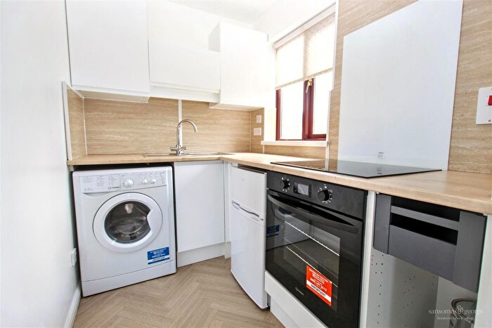 Studio To Rent In Grovelands Road, Reading, RG30 - Photo 2