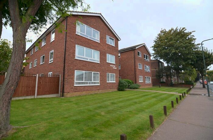 3 Bedroom Flat To Rent In Longlands Road, Sidcup, DA15
