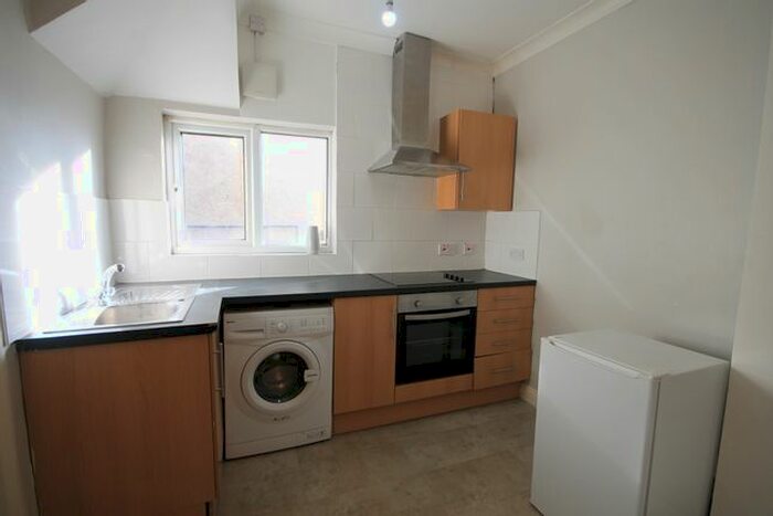 Studio To Rent In Willoughby Lane, Tottenham, London, N17