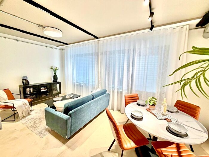 1 Bedroom Flat To Rent In Victoria Villas, Richmond, TW9