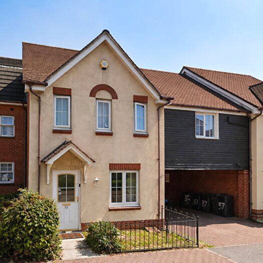 3 Bedroom Terraced House To Rent In Hedingham Road, Chafford Hundred, Grays, RM16