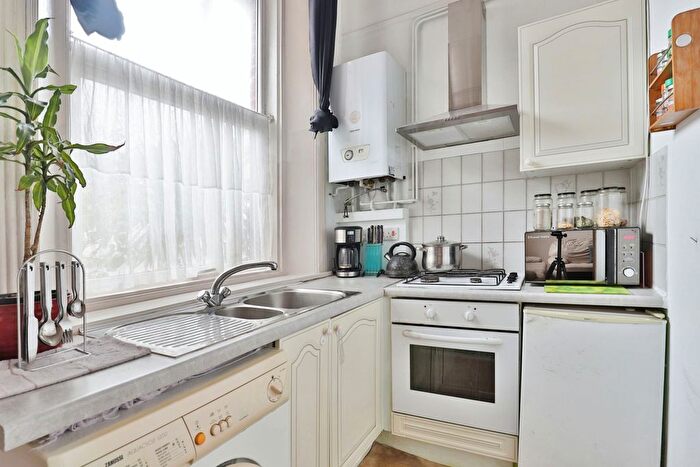 1 Bedroom Flat For Sale In Florence Road, Bournemouth, Dorset, BH5