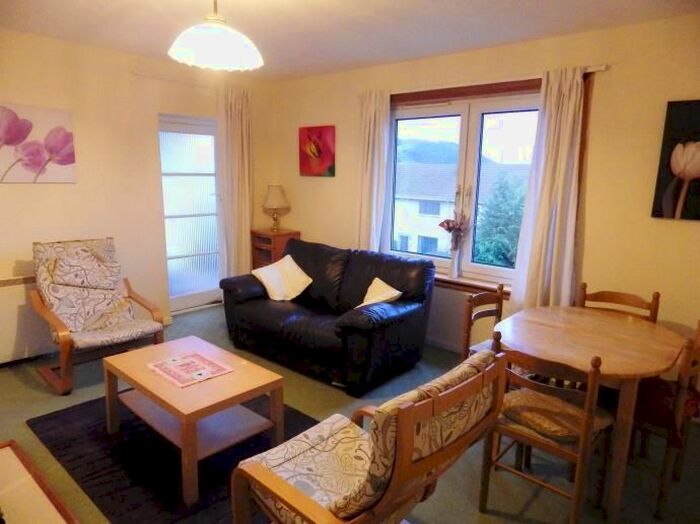 2 Bedroom Flat To Rent In Rankin Avenue, Newington, Edinburgh, EH9