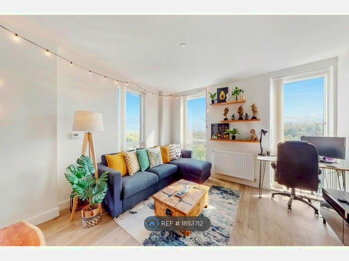 2 Bedroom Flat To Rent In Chesterton House, Harrow, HA1