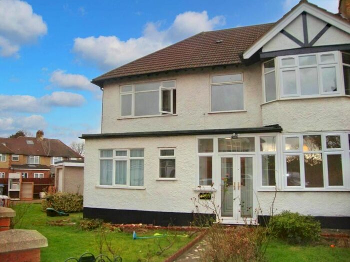 6 Bedroom Semi-Detached House To Rent In Logan Road, Wembley, HA9