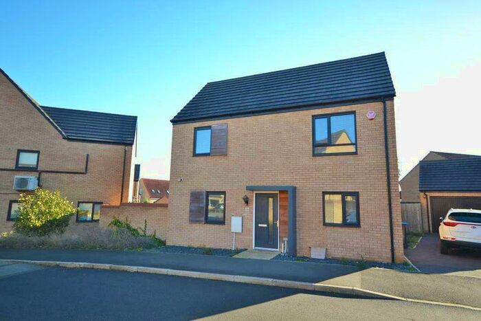 4 Bedroom Detached House To Rent In Holden Avenue, Oxley Park, Milton Keynes, Buckinghamshire, MK4