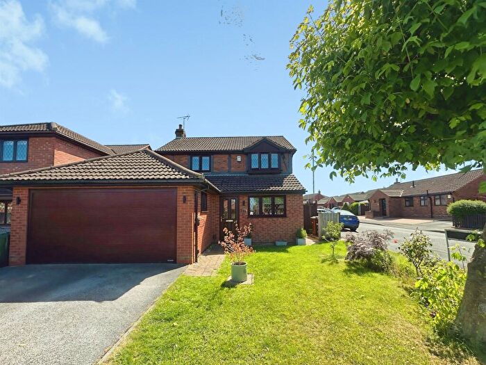 4 Bedroom Detached House For Sale In Thurlestone Drive, Nottingham, NG3