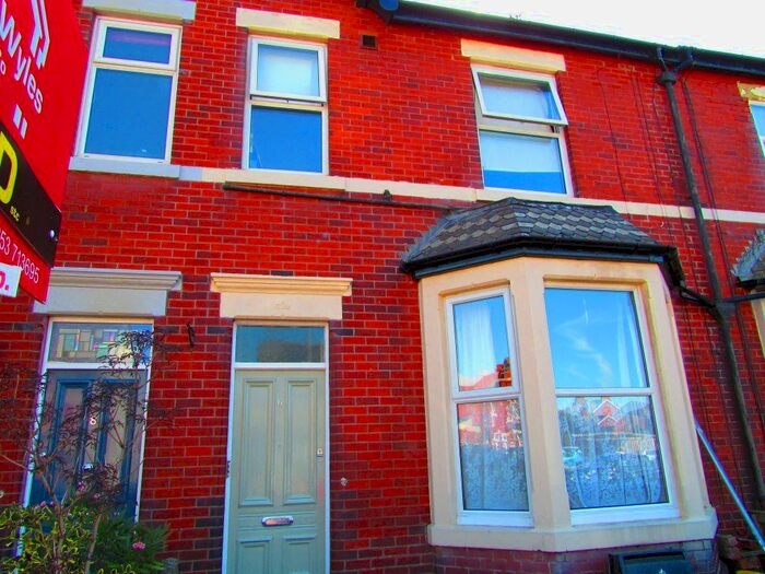 1 Bedroom Flat To Rent In Durham Avenue, St Annes, Lancashire, FY8