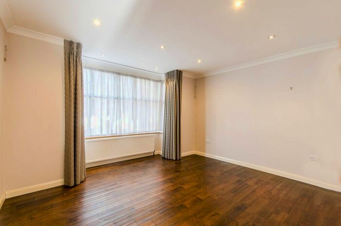 3 Bedroom Detached House To Rent In Suffolk Road, North Harrow, Harrow, HA2