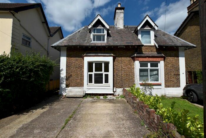 2 Bedroom Semi-Detached House To Rent In Holmesdale Road, Reigate, RH2