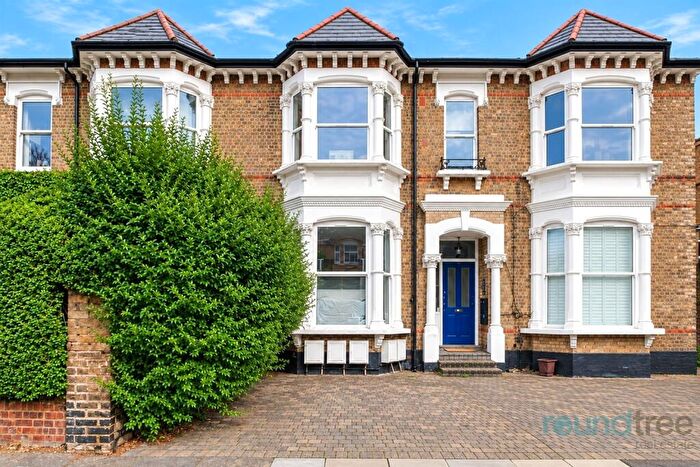 2 Bedroom Duplex For Sale In Sunny Gardens Road, Hendon, NW4
