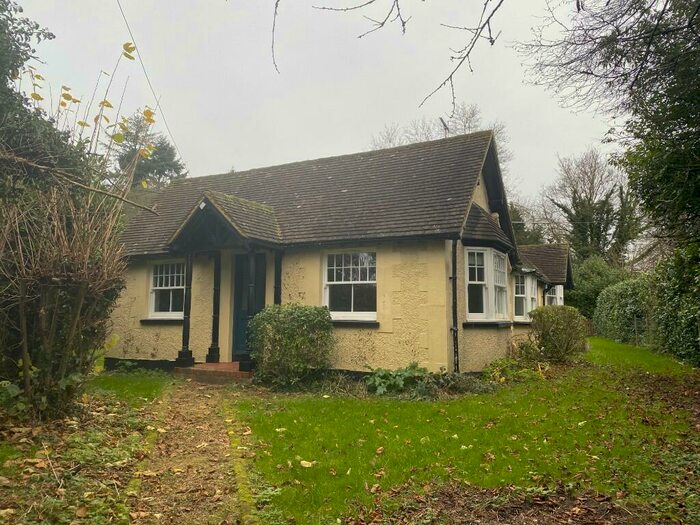 3 Bedroom Detached House To Rent In Henley-On-Thames, Oxfordshire, RG9