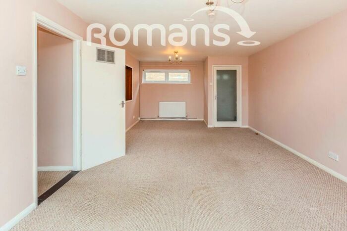 2 Bedroom Flat To Rent In The Pastures, HP13