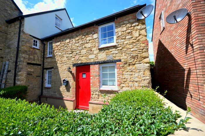 2 Bedroom Property To Rent In Oundle Road, Thrapston, Kettering, NN14