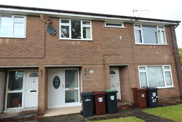 2 Bedroom Maisonette To Rent In Mersey Bank Road, Glossop, Derbyshire, SK13