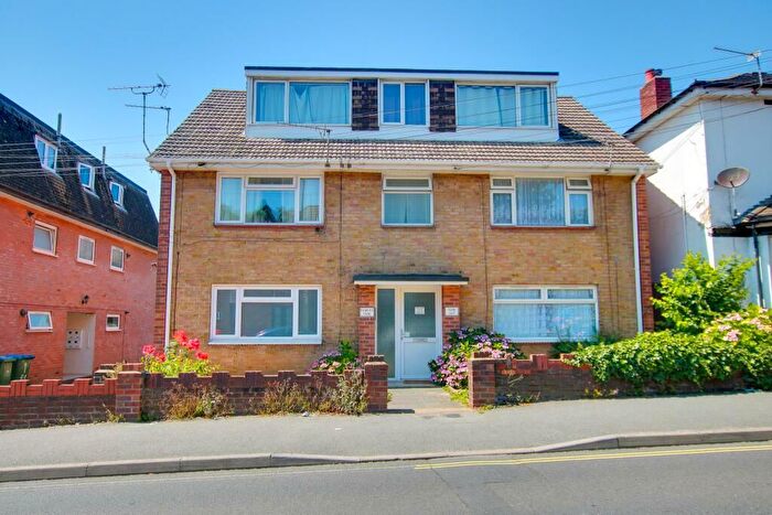 2 Bedroom Flat To Rent In Bullar Road, Southampton, SO18
