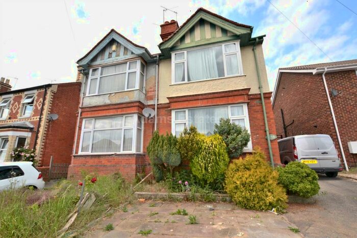 6 Bedroom Semi-Detached House To Rent In Newcastle Road, Reading, RG2