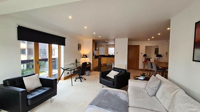 4 Bedroom Town House To Rent In Calshot Court, Channel Way, Ocean Village, SO14