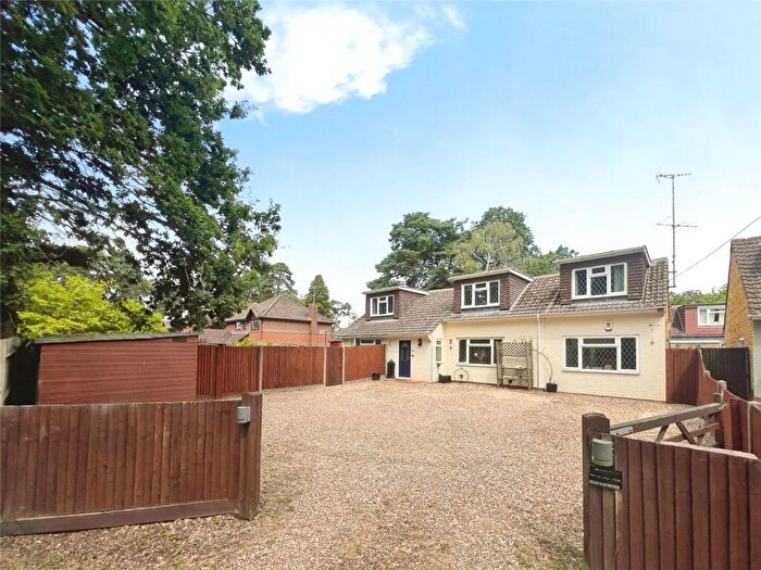 4 Bedroom Detached House For Sale In Barkham Ride, Finchampstead, Wokingham, RG40