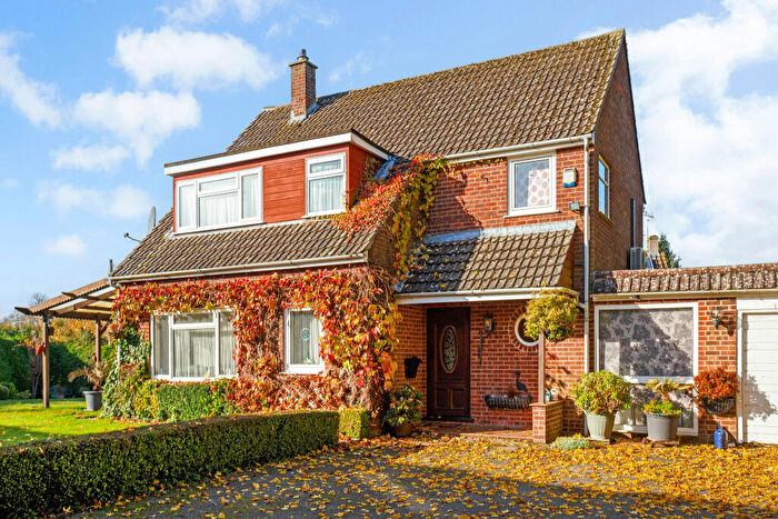 3 Bedroom Detached House For Sale In Station Road, Hungerford, RG17