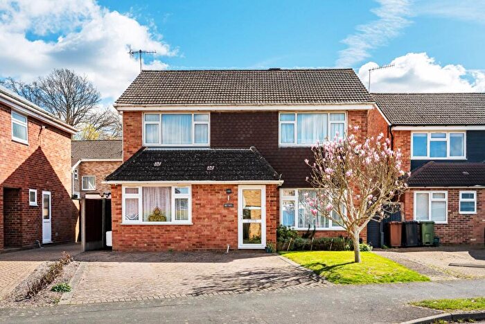 4 Bedroom Detached House For Sale In Collingwood Crescent, Guildford, Surrey, GU1