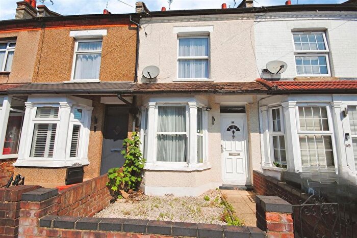 3 Bedroom Terraced House To Rent In St. Marys Road, Watford, WD18