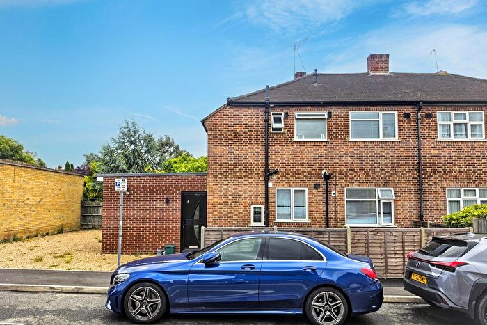 6 Bedroom Semi-detached House For Sale In Press Road, Uxbridge, UB8